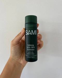 Natural AHA+BHA facial exfoliator for clear skin.