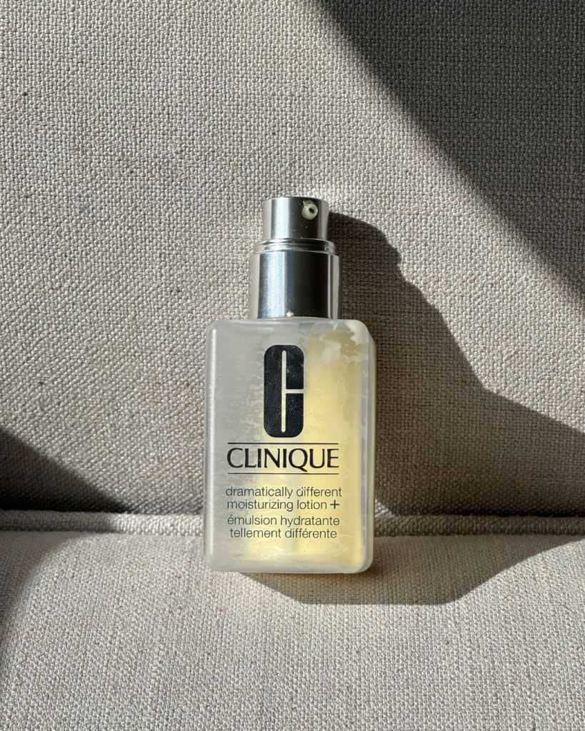 Clinique Dramatically Different Moisturizing Lotion+ 125ml bottle, a value-size moisturiser for normal to dry skin